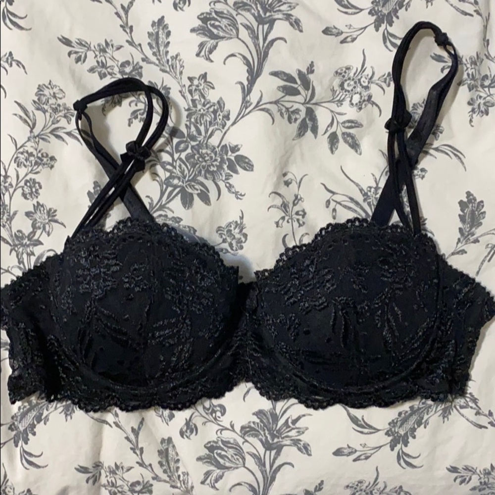 La Vie en Rose - Black Lace Bra